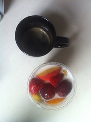 Kaffee & Fruchtmüsli