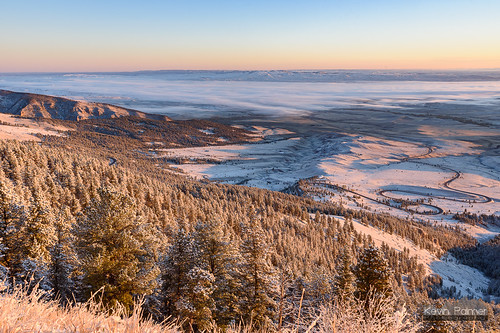 bighornmountains bighornnationalforest dayton wyoming highway14 sandturn scenic view overlook early morning dawn sunrise sunny sunshine clear snow snowy fresh snowfall cold frosty fall autumn october nikond750 tamron2470mmf28 road switchbacks pine trees fog foggy white sky horizon
