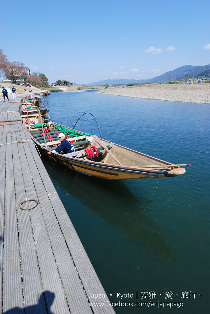 「京都クルーズ体験」嵐山安川次：ラフティング情報と川沿いの交通手段。