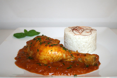 37 - Curry chicken leg in apple sauce - Side view / Curry-Hähnchenschenkel in Apfelsauce - Seitenansicht