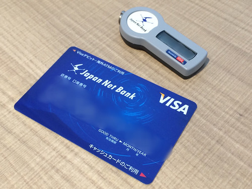 PayPay銀行のトークンとカード