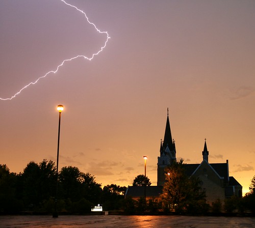 fortatkinson wi wisconsin lightning church stpauls lutheran sky dusk storm thunderstorm severe