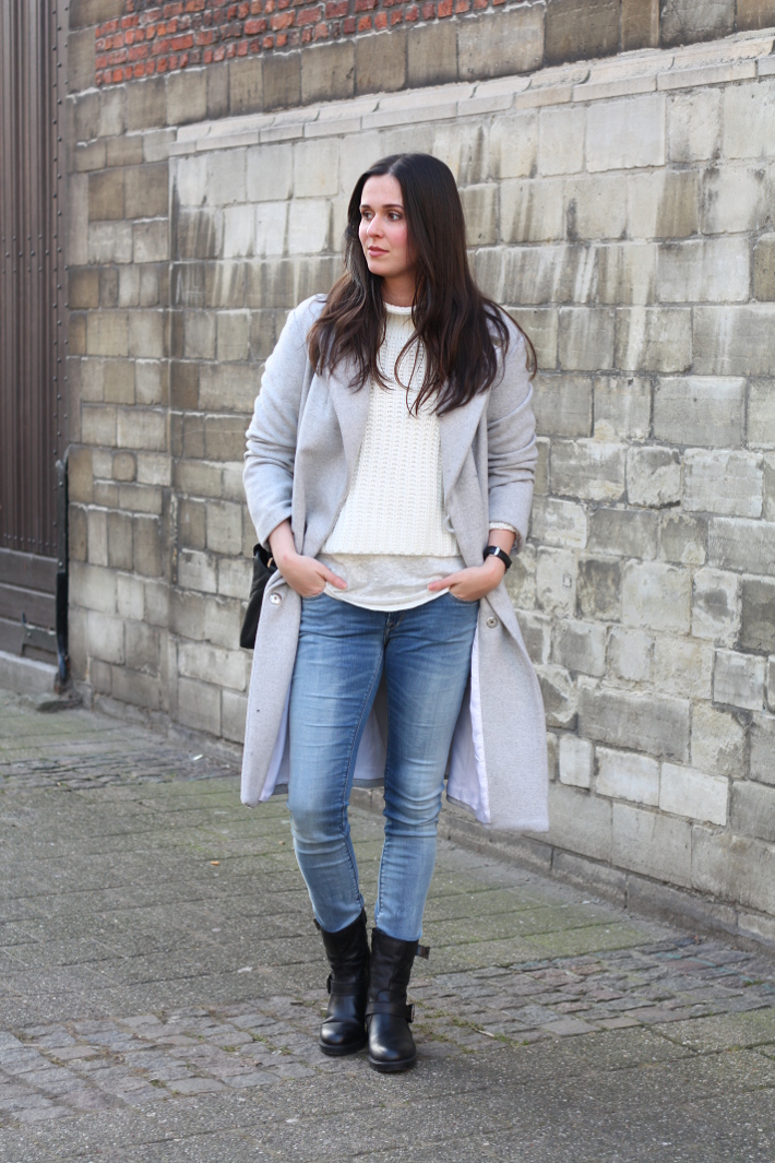 casual outfit: replay luz hyperflex skinnies and biker boots