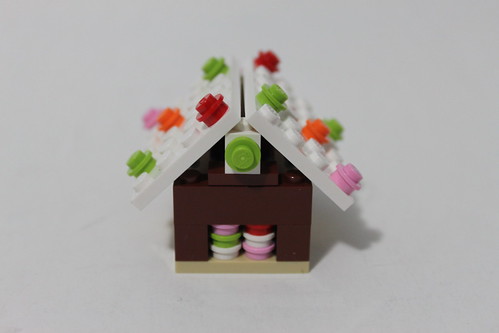 LEGO December 2014 Monthly Mini Build - Gingerbread House (40105)