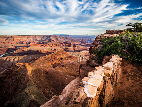 red panorama horse usa mountains west rock stone wall river point dead utah bush colorado view horizon country rocky canyon canyonlands moab far