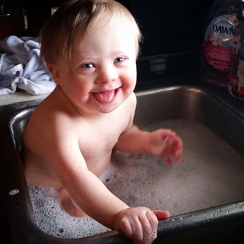 Sometimes you need a lunchtime bath in the kitchen sink!