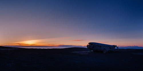 black dc3 europe iceland plane sunrise sã³lheimasandur dawn ruins sand vsco wreakage
