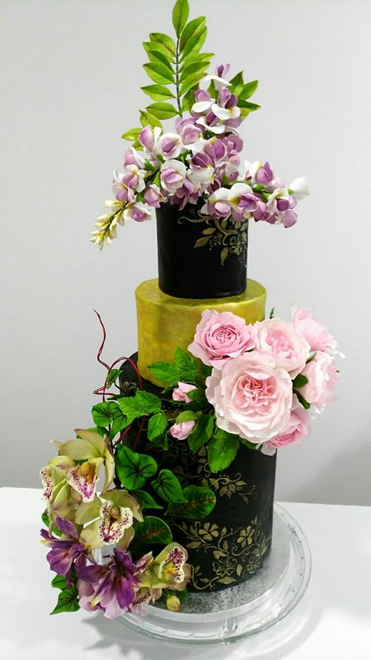 Luxury black, gold, pink and purple shade wedding cake by Catalina Anghel of Catalina Anghel azúcar'arte