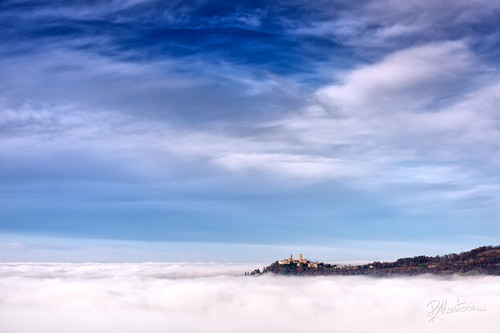 sky italy cloud mist building castle fog landscape riccardo mantero potd:country=it
