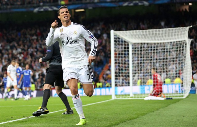 150310_ESP_Real_Madrid_v_GER_Scxhalke_3_4_POR_CRistiano_Ronaldo_celebrates_LHD