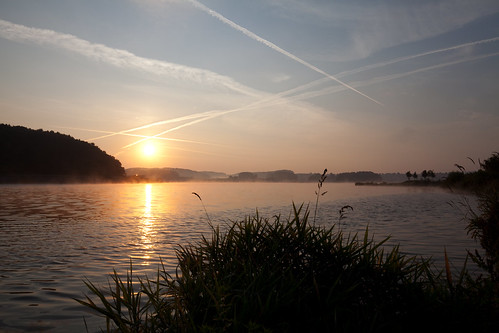 im wald sonnenaufgang bayerischer morgenstimmung furth drachensee
