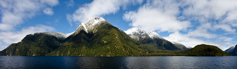 Lake Manapouri panorama