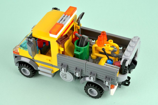 galdeblæren Sober Rundt om LEGO 60073 Service Truck review | Brickset