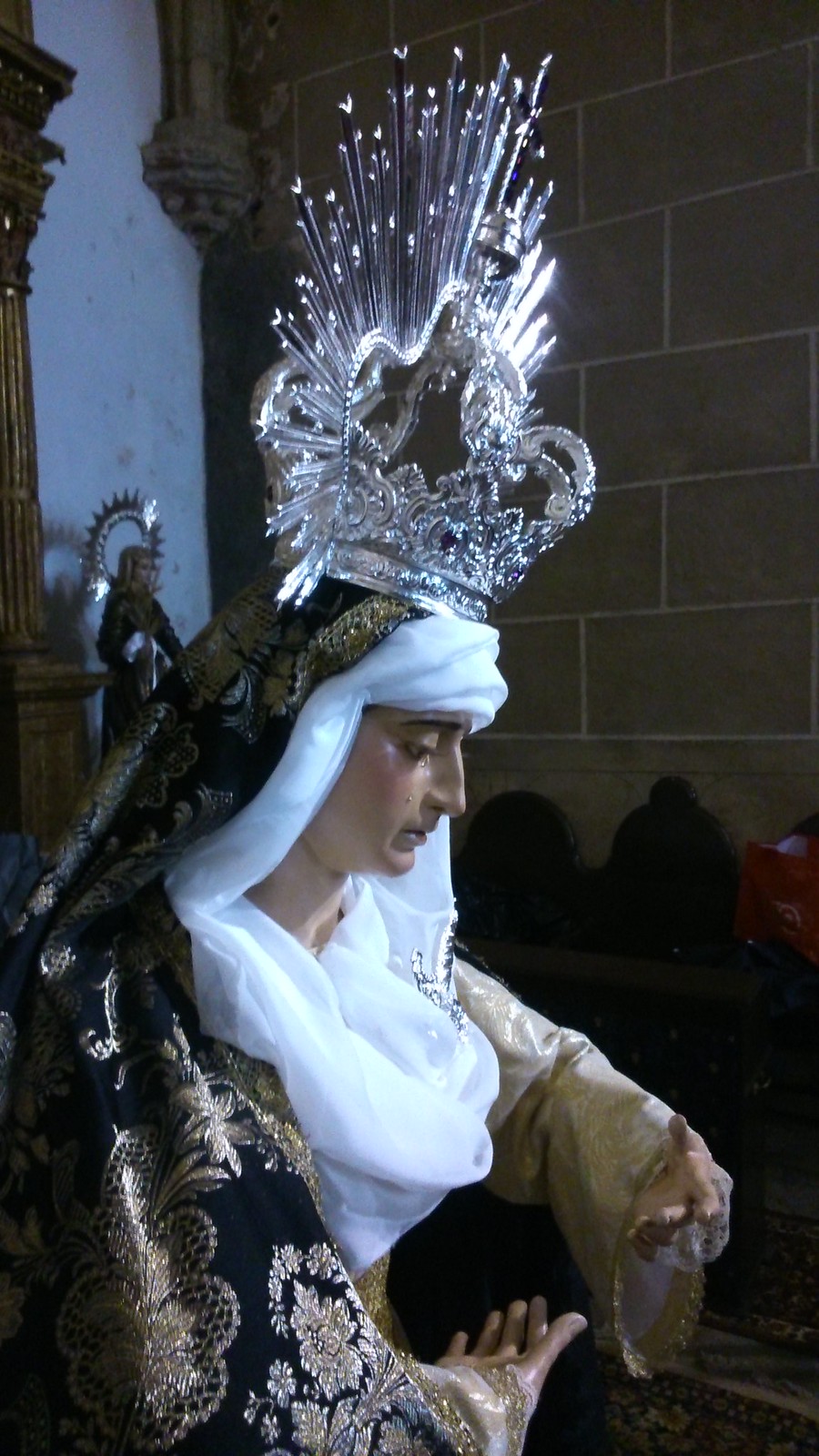 Corona Virgen de los Dolores. Villanueva de la Sierra.