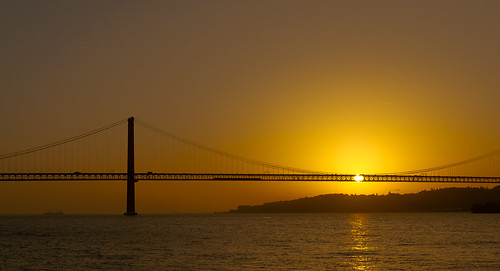 bridge sunset color art portugal beautiful silhouette sunrise photography photo nikon europe lisboa lisbon ponte pôrdosol ponte25deabril nascerdosol silhueta riotejo 25thofaprilbridge rivertagus nikond5300 nikon18140mm