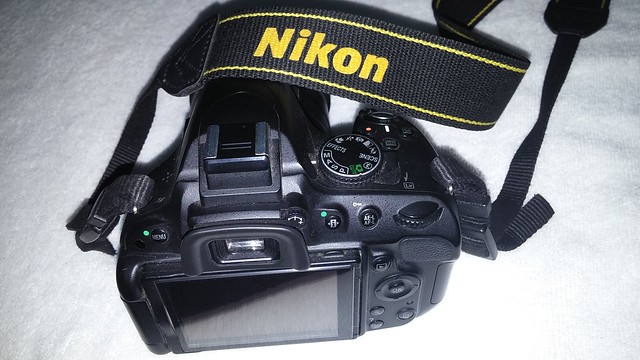 HCM - Cần ra đi 1 bộ Nikon D5100 len kit + len fix 35-1.8G + tripod benro - 1