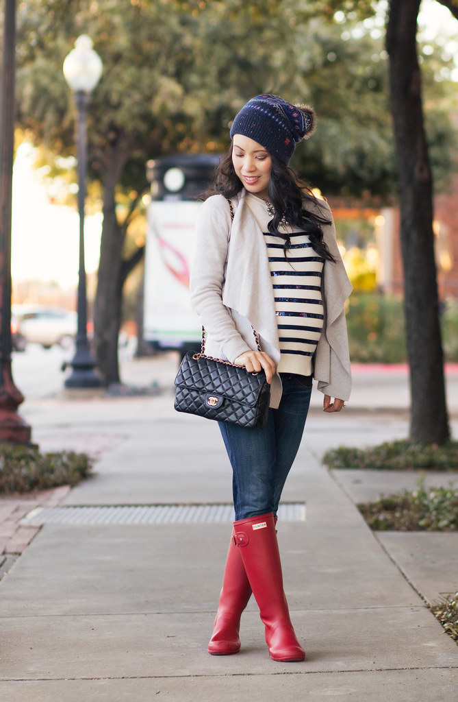 https://cuteandlittle.com | petite fashion blog | maternity | joules fair isle pom beanie, gray waterfall cardigan, sequin striped shirt, red hunter boots, chanel flap | fall winter outfit