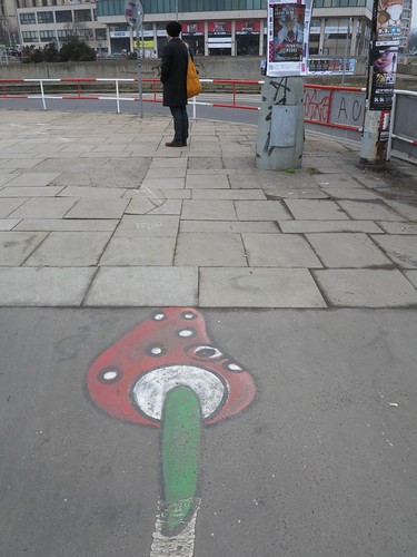 mushroom graffiti