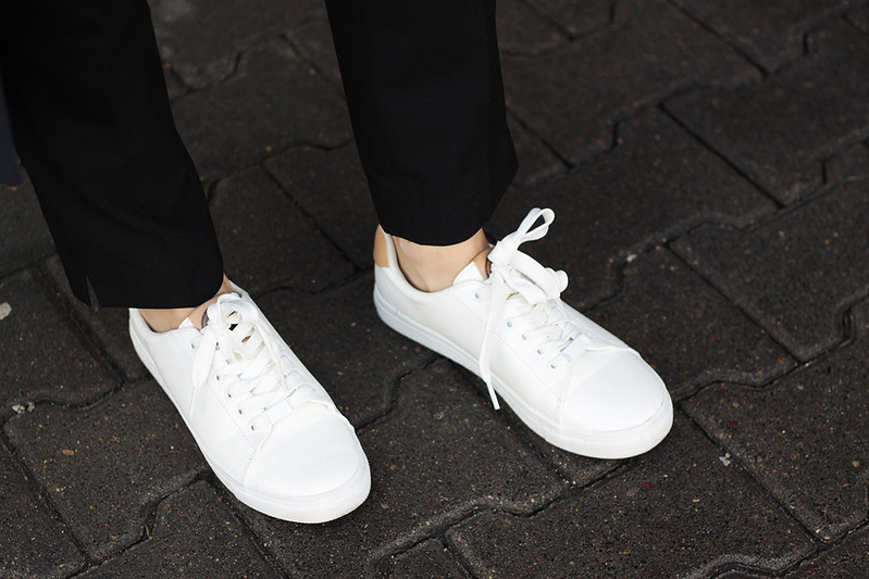 White sneakers - SO IN CARMEL