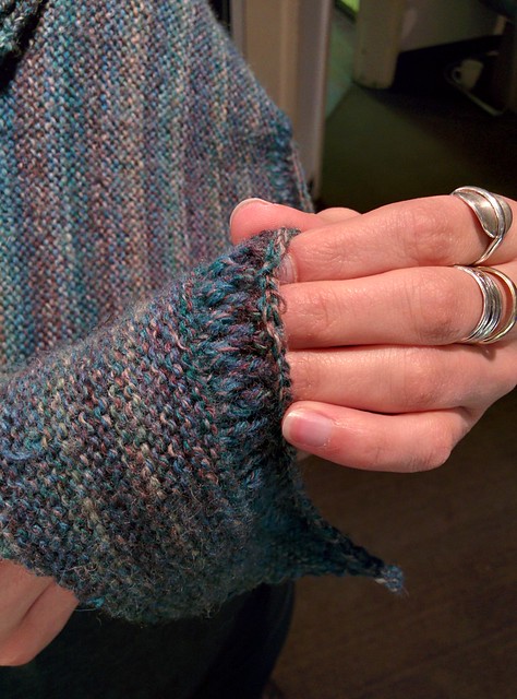 Close up on the toothing at the edge of the shawl.