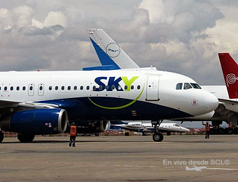 Sky Airline A320 CC-ABW en LPB (F. Ruiz)