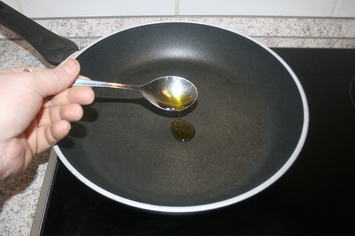 15 - Öl in Pfanne erhitzen / Heat up oil in pan
