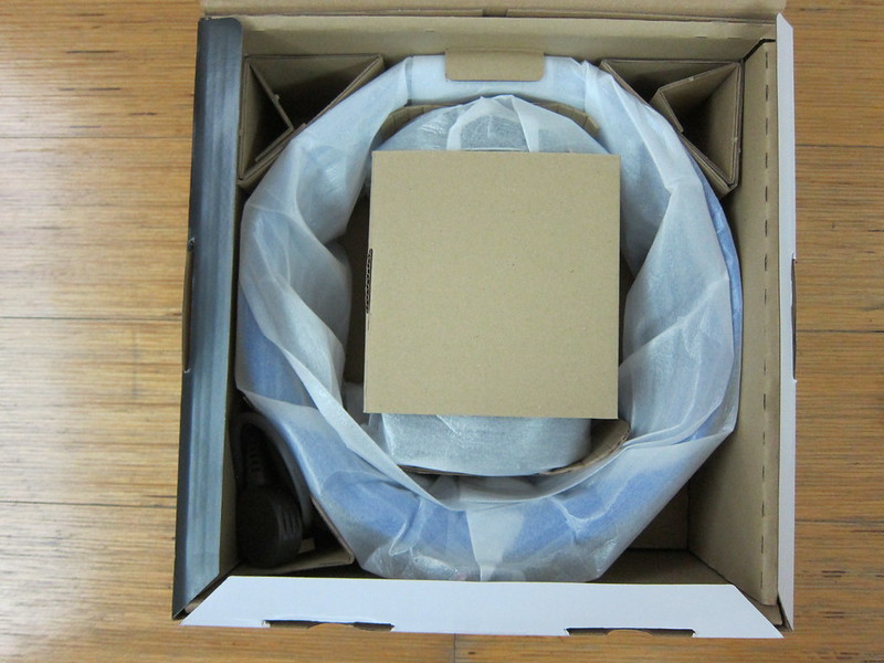 Dyson AM06 Desk Fan 25cm (Iron & Blue) - Box Open