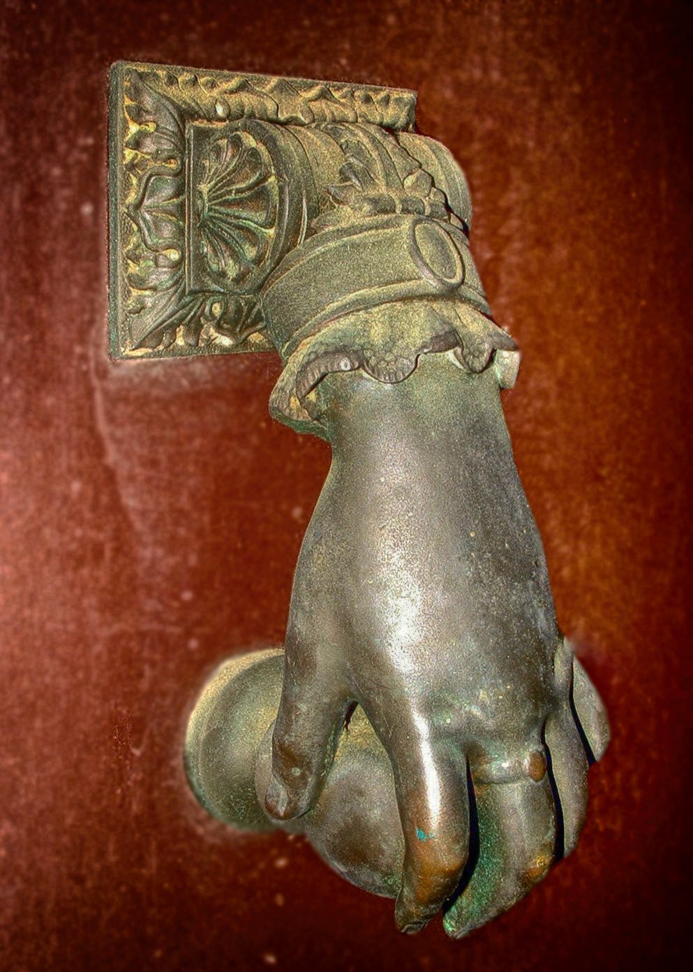 Hand knocker from Bort-les-Orgues, France. Credit OliBac