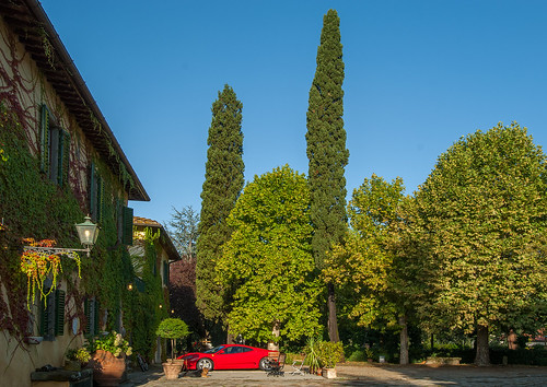 auto italy car sunrise hotel nikon urlaub d2x ferrari tuscany sonnenaufgang vacations toskana firence omot vaggio