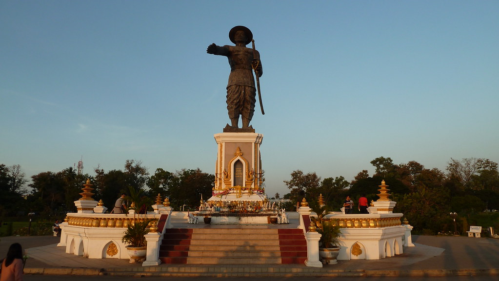 King Anouvong Statue, Vientiane