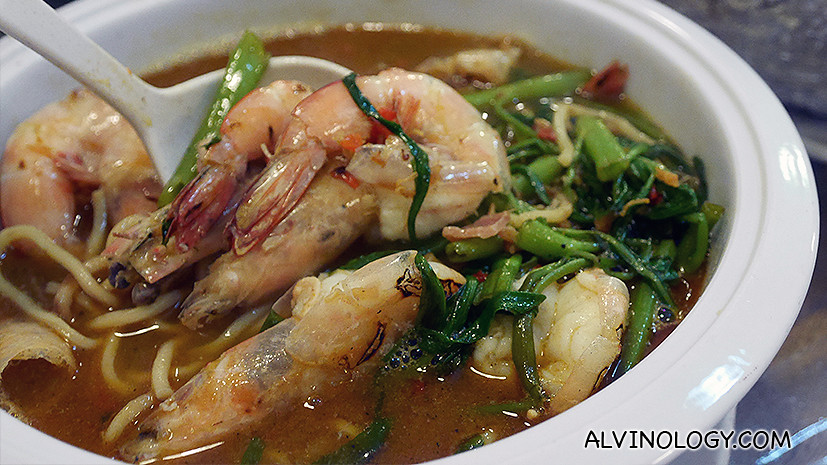 XO Prawn Noodle (S$36) - a classic cantonese prawn dish cooked in XO sauce with noodles 
