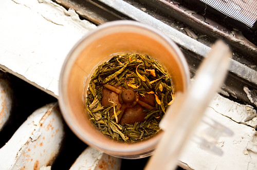 Apricot Green Tea in an ingenuiTea Teapot