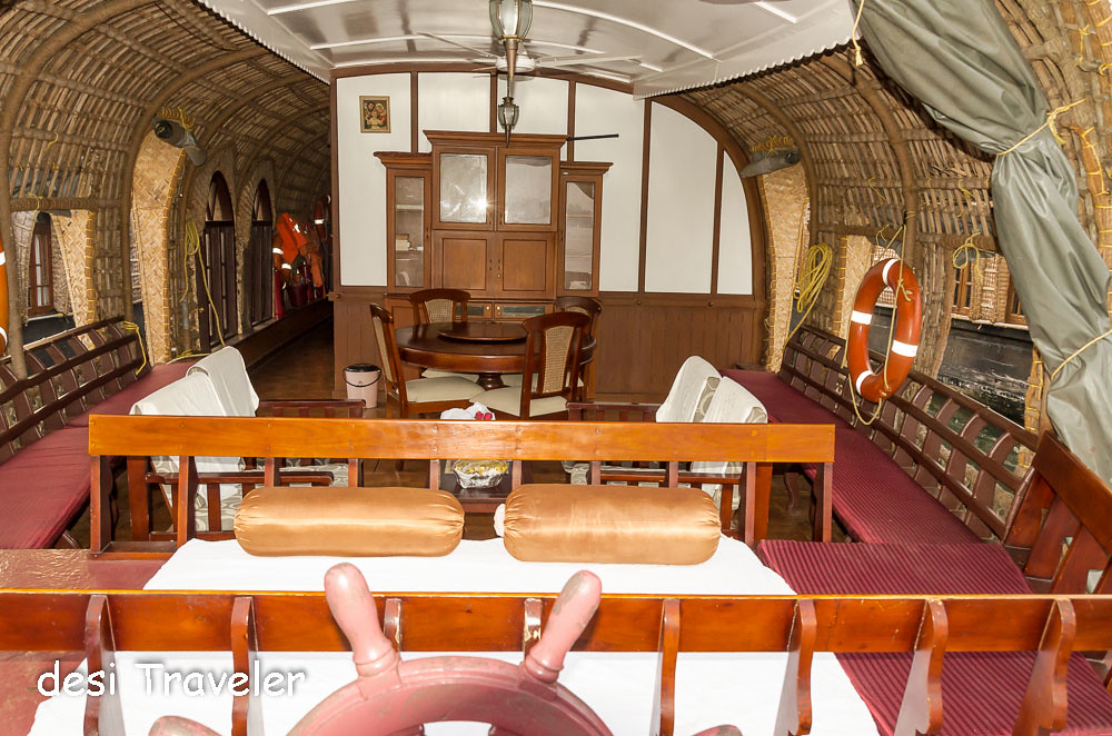 Luxury houseboat kerala 