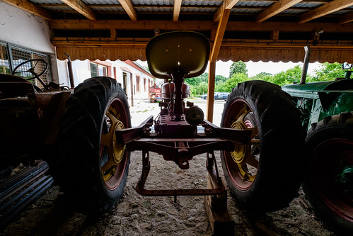 tractor history museum technical muzeum farmall 249 techniky pořežany vozidel historických
