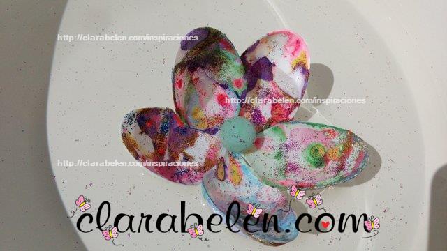 flor de cucharas de plastico tecnica marmoleado esmaltes