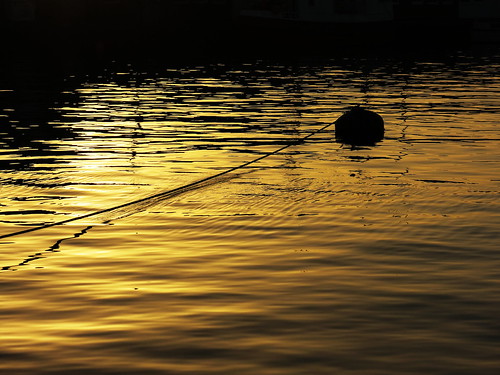 ocean light sunset sea orange sun reflection sol nature water silhouette norway golden harbour rope calm nautical tau february havn tone vann buoy solnedgang sjø oransje karmøy 2015 siluett bøye speiling canonpowershotg15