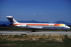 Iberia MD-87 EC-EYZ GRO 26/06/1999