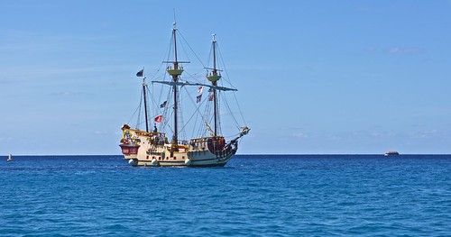 morning sea azul sunrise ed mar early nikon ship nave pirate caribbean caymanislands afs piratas f28g barbaroja d810 barbanegra zoomnikkor2470mm