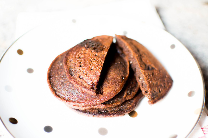 Healthy + Vegan Brownie Batter Pancakes