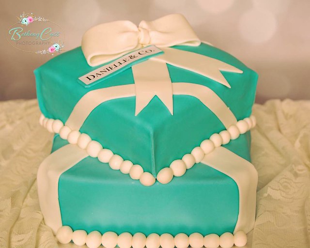 Elegant Box Cake by Nicole Merry of Take the Cake by Niki