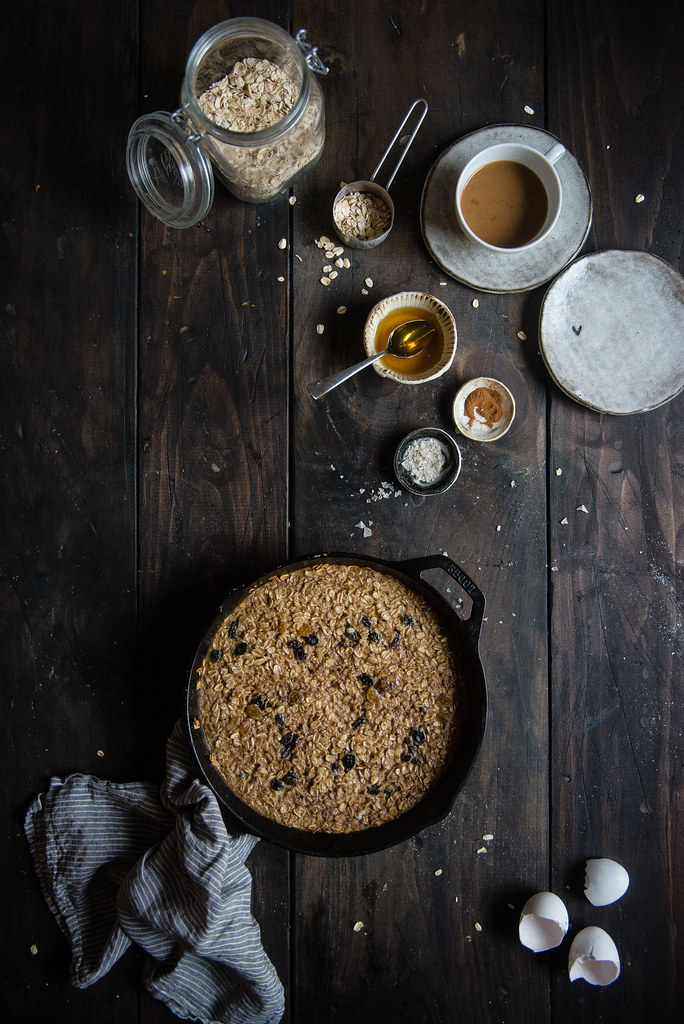 oatmeal raisin cookie baked oatmeal | two red bowls