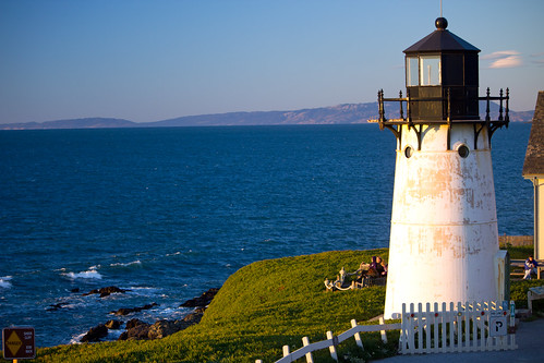 ocean california sunset lighthouse pacific pacificocean montara halfmoonbay sanmateocounty coastside pointmontara pointmontaralighthouse pointmontaralight december2014 newyearseve2015