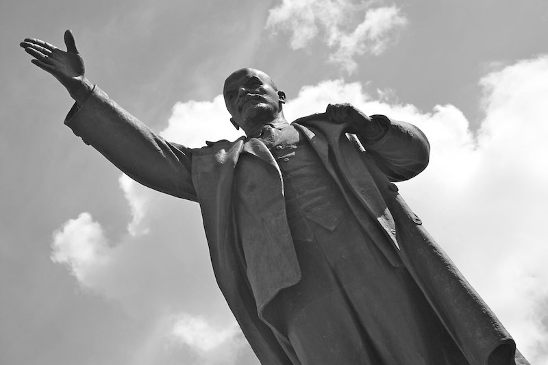 150113_RUS_Lenin_statue_Irkutsk_BW_6x9