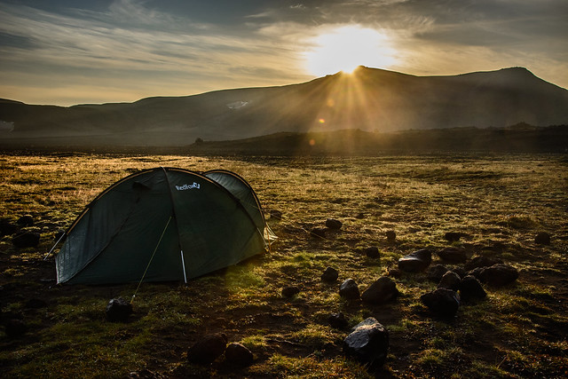 Randonnée et voyage en sac à dos, avec sa tente par Kuhmnl sur Flickr