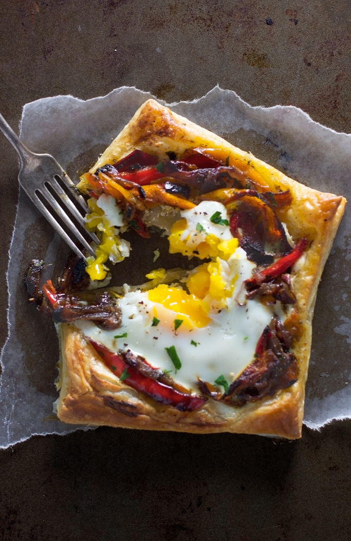 Roasted Red Pepper Baked Egg Galettes - So flavorful and perfect for brunch! #eggs #brunch #breakfast #galettes | Littlespicejar.com