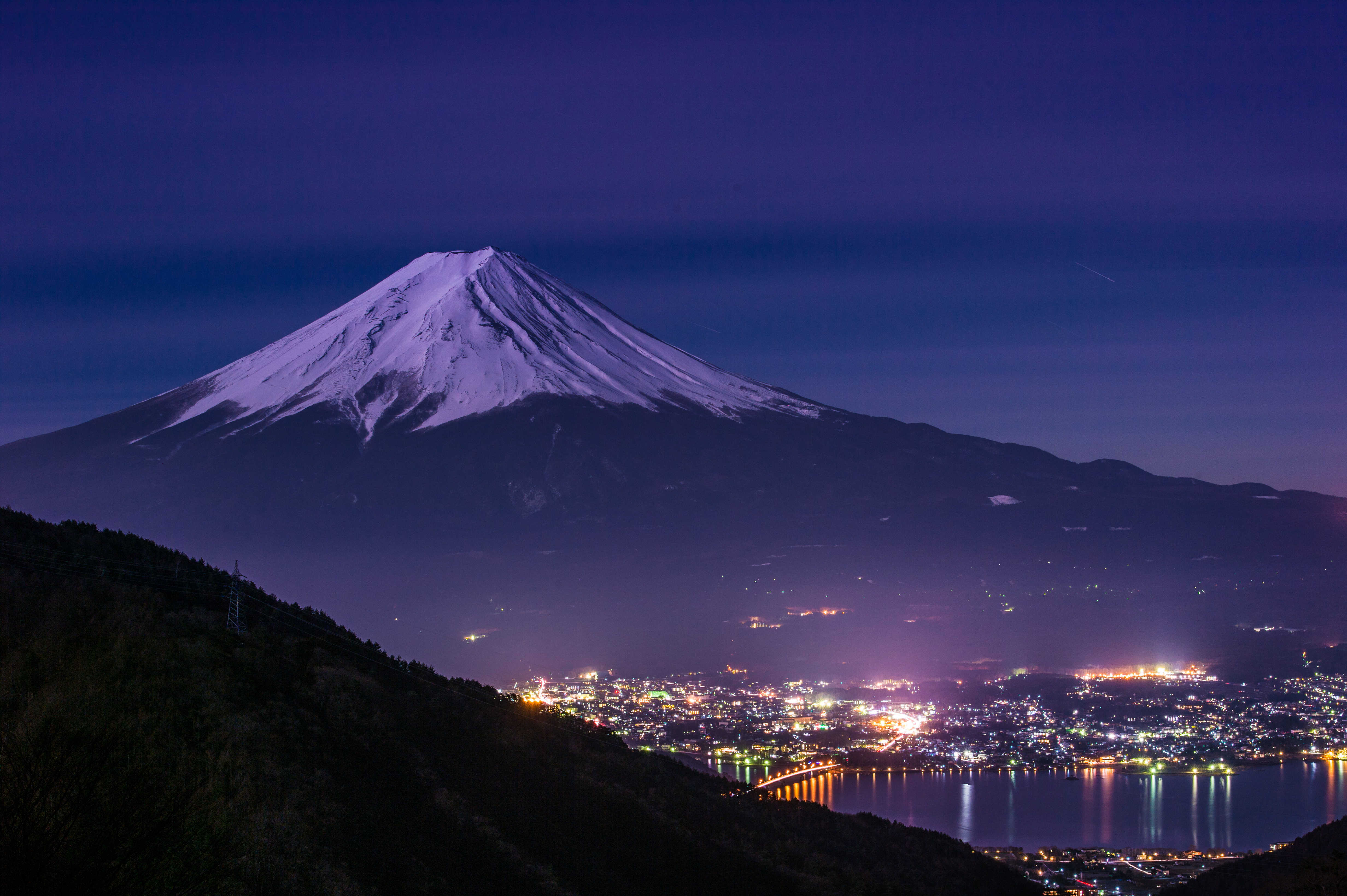 Фудзи это. Токио Фудзияма. Гора Фудзияма в Японии. Гора Фудзи в Японии. Гора Фудзи Префектура.