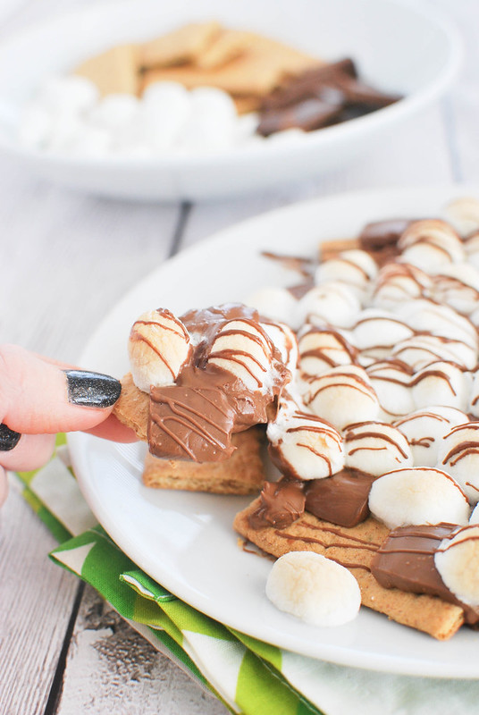 S'Mores Nachos! There's nothing better than a plate of s'mores! 