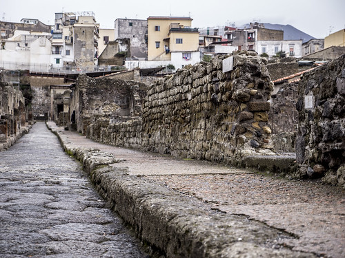 street italy italia roman oldtown archeology streetview ercolano herculaneum excavation 2015 decumanus