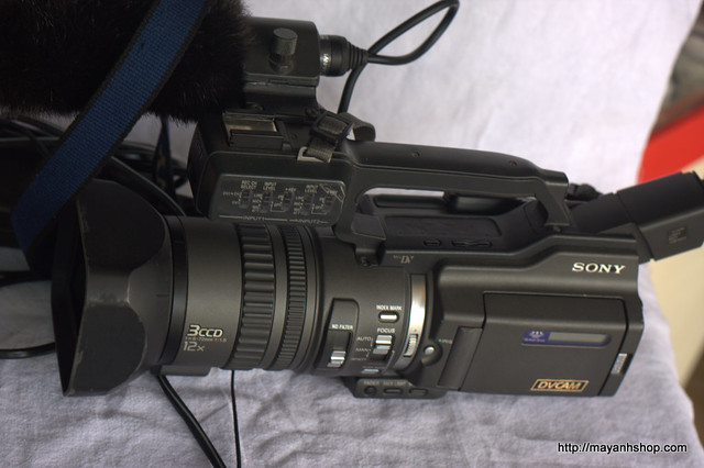 Máy quay phim chuyên nghiệp SONY PD150 - 1