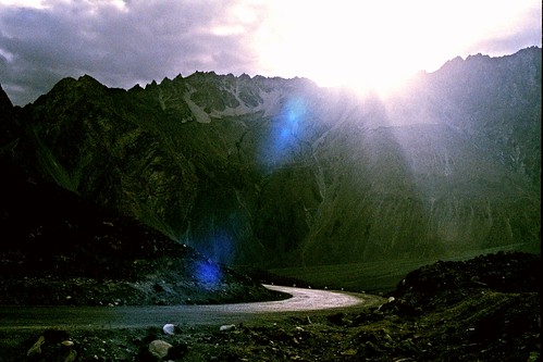 2001 pakistan 35mm kkh filmcamera hunza om1 hunzavalley karakoramhighway olypusom1 flickrandroidapp:filter=none ronstravelsite